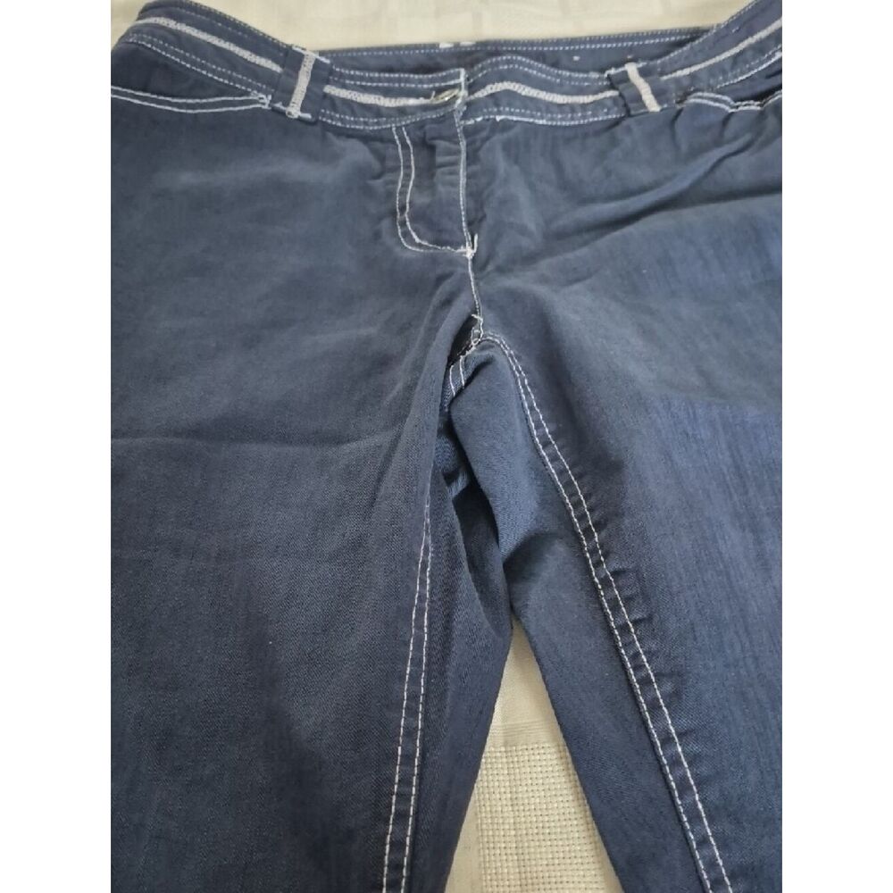 Women’s Dark Blue Cropped Jeans with Contrast Stitching - Picture 13 of 16